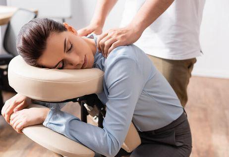 massage crânien assis